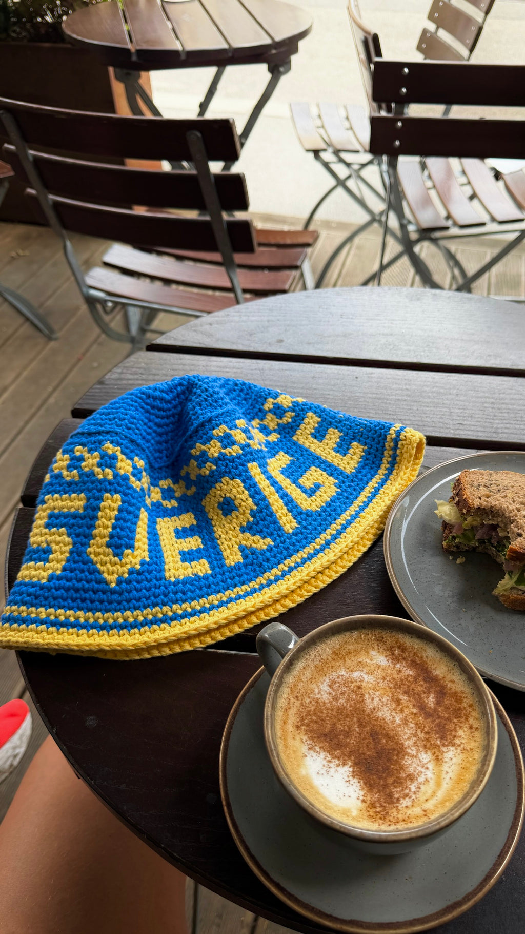Sverige bøttehatt (hekleoppskrift)