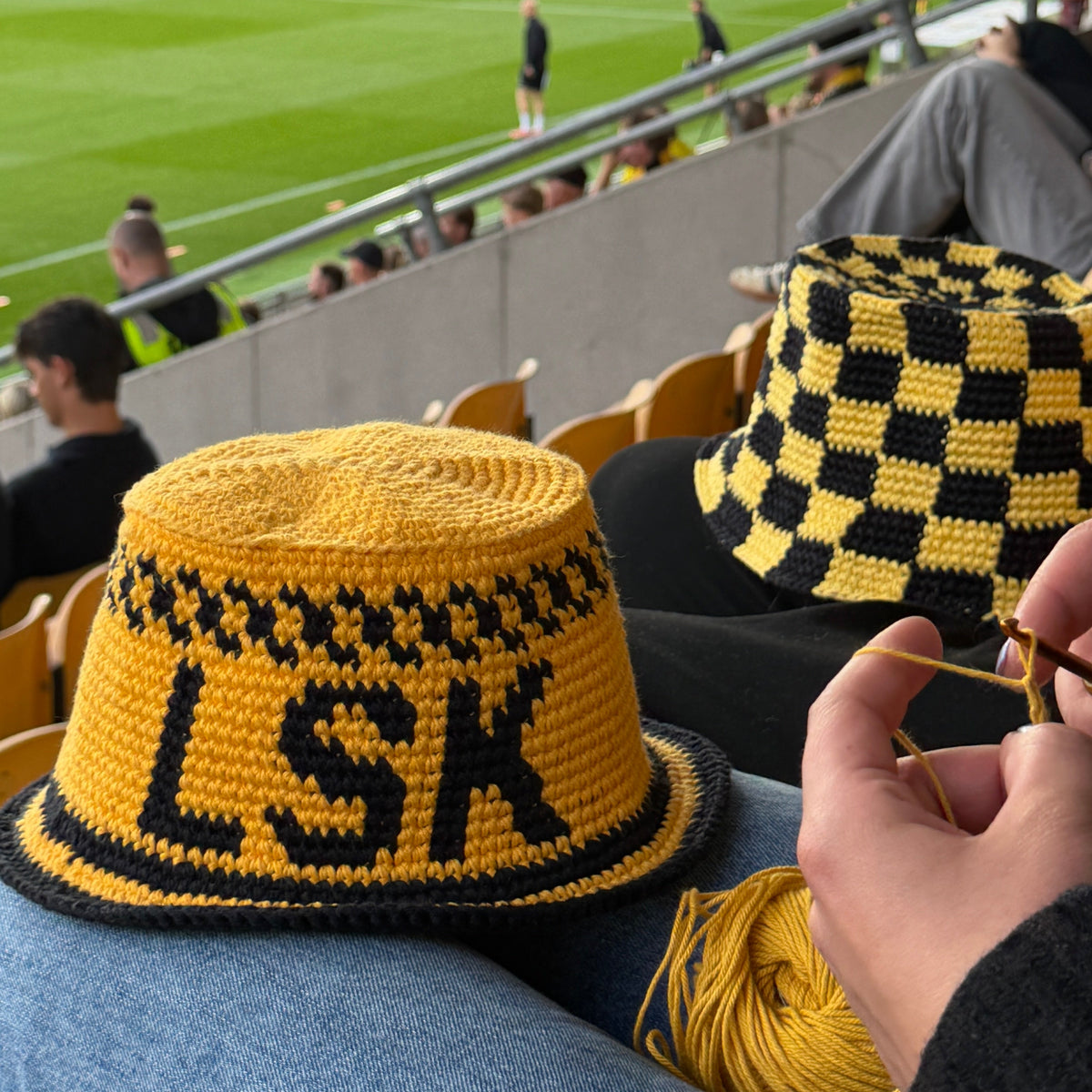 LSK bøttehatt (OPPSKRIFT + GARNPAKKE)