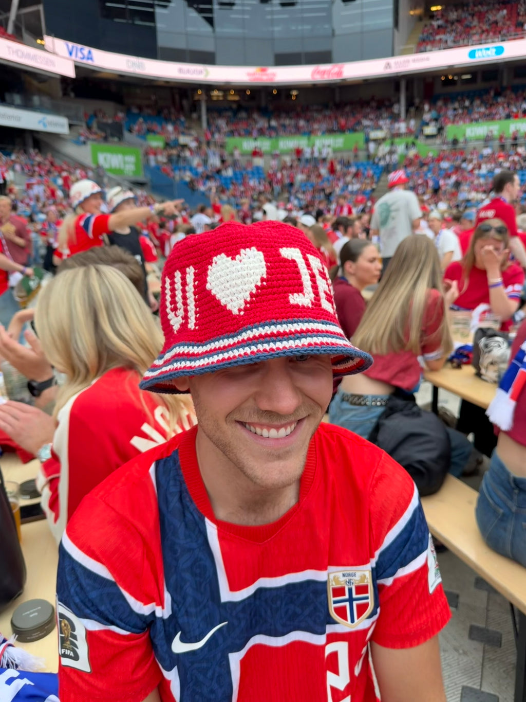 We <3 you - bucket hat World Cup (crochet pattern)