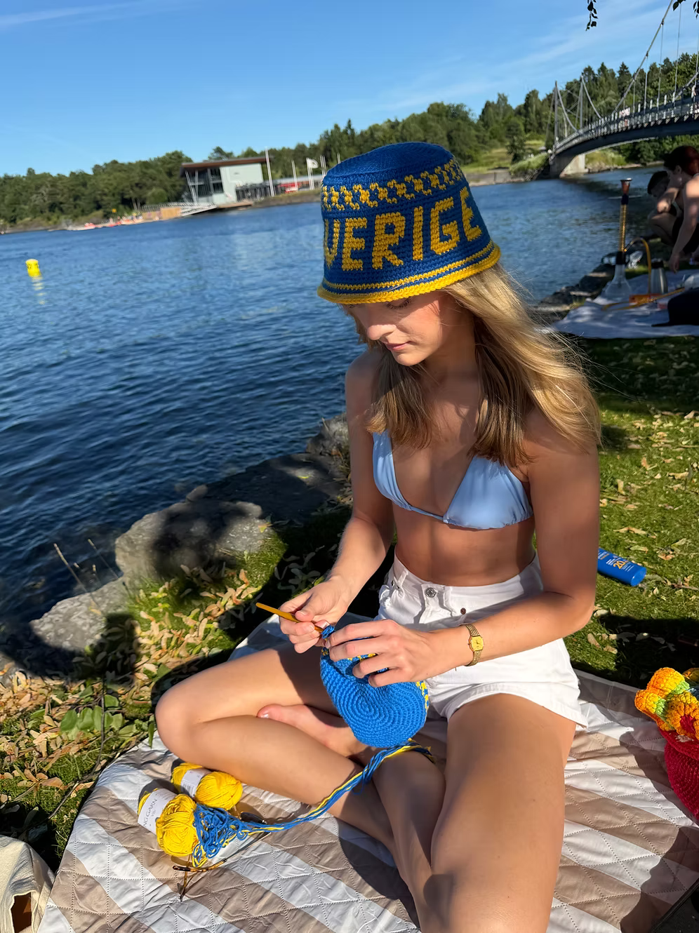 Sverige buckethat (svensk tekst)